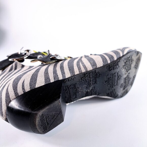 John Fluevog Tammi Rose Ankle Booties Zebra/Green Size 7.5 - Picture 8 of 15